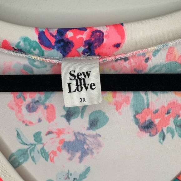 Sew In Love V-Neck Bright Neon Floral Top size 3X - Picture 2 of 6